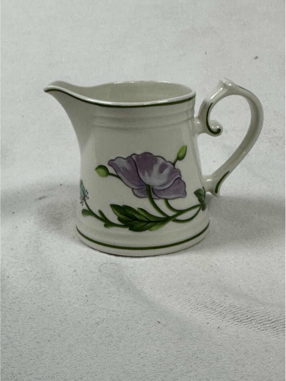 Villeroy & Boch Amapola Porcelain Creamer Floral White Purple Green Germany